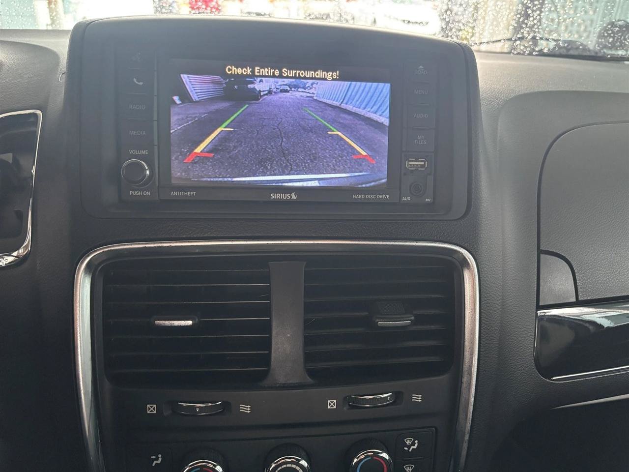 Used 2020 Dodge Grand Caravan SXT FWD image 19