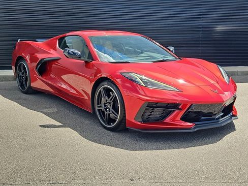 Used 2021 Chevrolet Corvette Stingray Preferred Cpe w/ Z51 Performance Package RWD image 2
