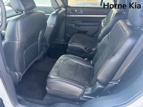 Used 2019 Ford Explorer XLT w/ Equipment Group 202A FWD image 12