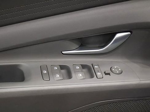 Used 2023 Hyundai Elantra SEL w/ Preferred Accessory Package image 17