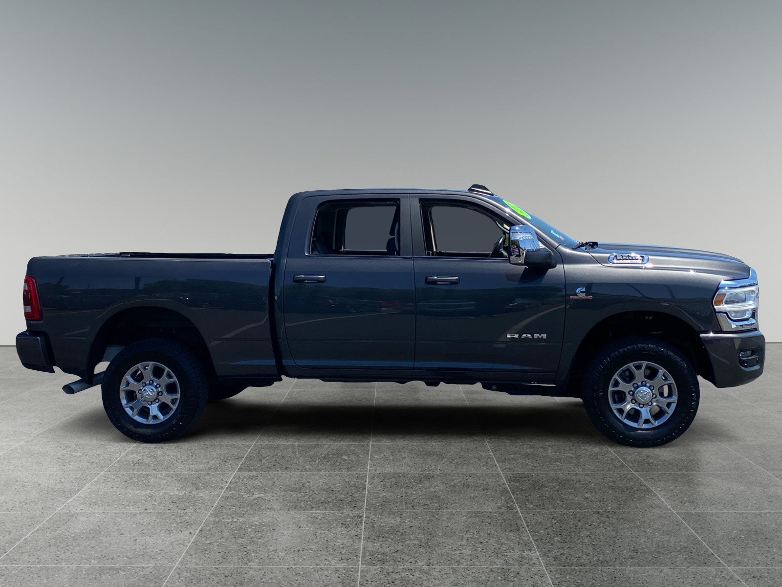 Used 2024 RAM 2500 Laramie AWD/4WD image 6