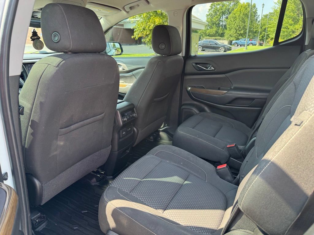 Used 2022 GMC Acadia SLE w/ Driver Convenience Package FWD image 13