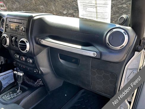 Used 2012 Jeep Wrangler Unlimited Rubicon w/ Dual Top Group AWD/4WD image 13