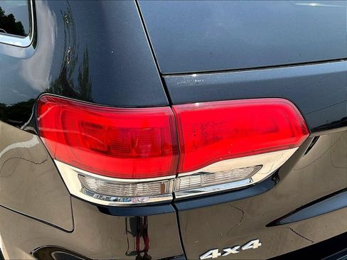 Used 2016 Jeep Grand Cherokee Limited AWD/4WD image 23