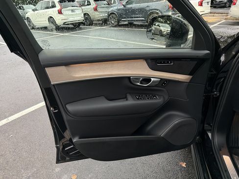 Certified 2026 Volvo XC90 B6 Plus AWD/4WD image 14
