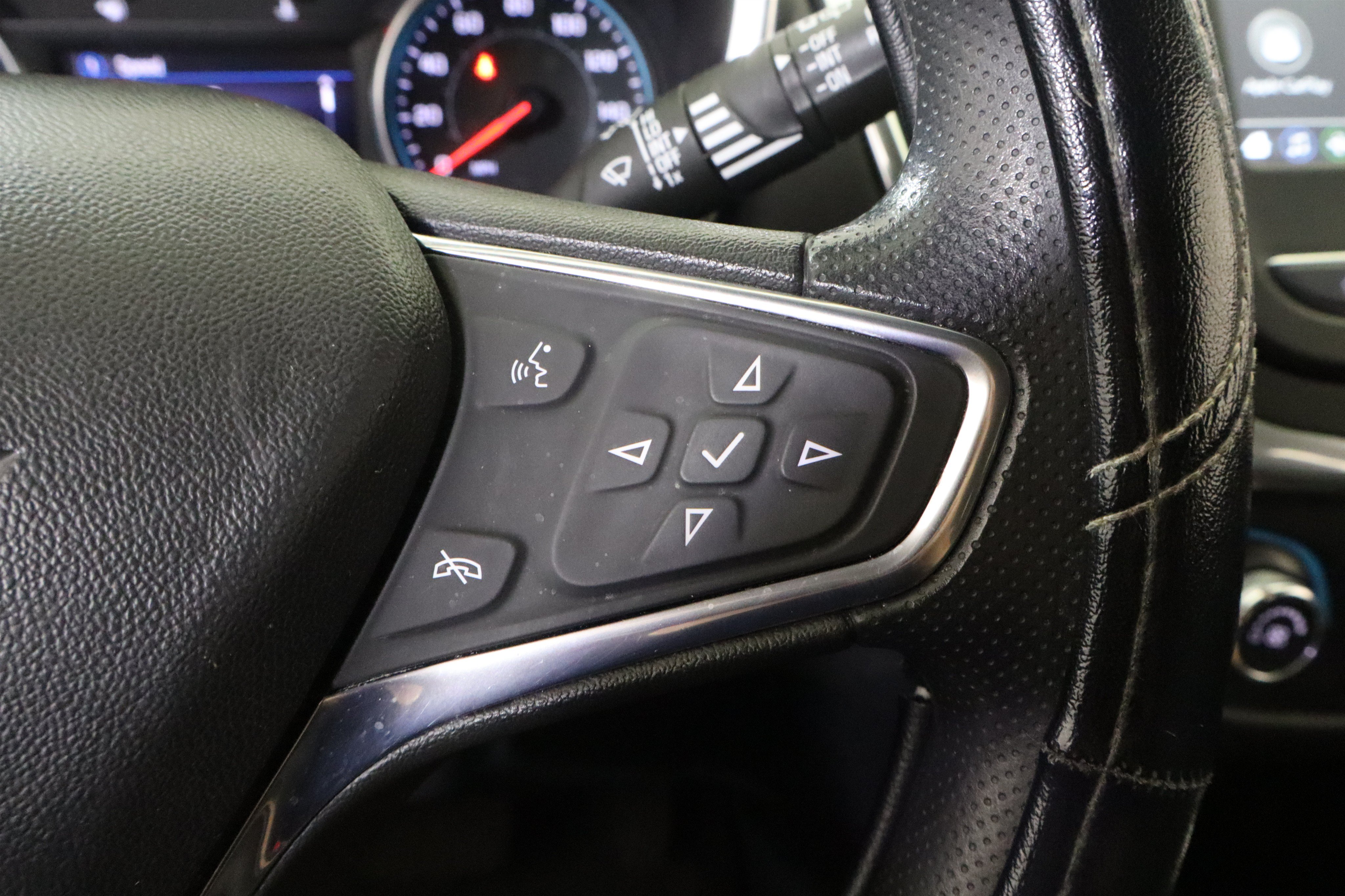 Used 2019 Chevrolet Equinox LT FWD image 28