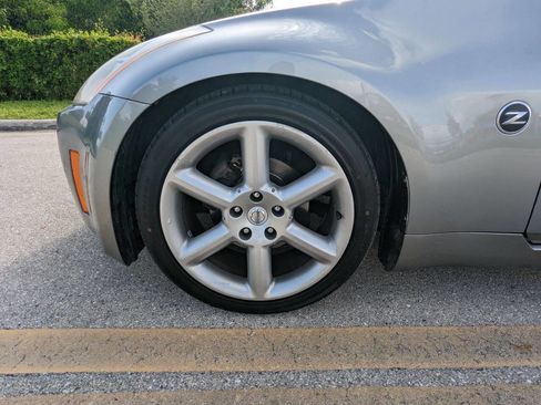 Used 2004 Nissan 350Z Touring image 25