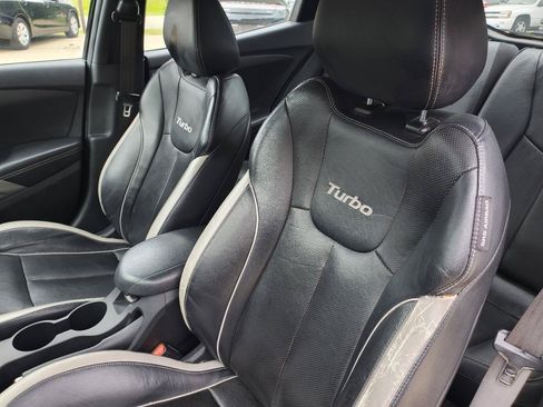 Used 2014 Hyundai Veloster Turbo FWD image 15