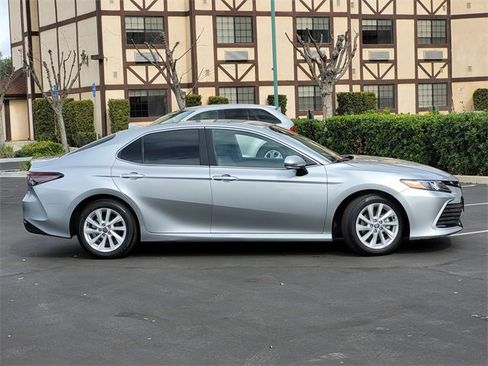 Used 2023 Toyota Camry LE w/ Convenience Package image 4