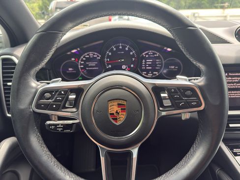 Used 2020 Porsche Cayenne AWD/4WD image 9
