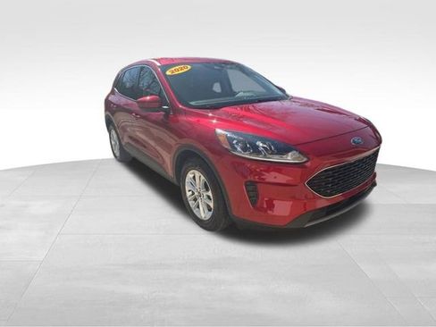 Used 2020 Ford Escape SE image 3