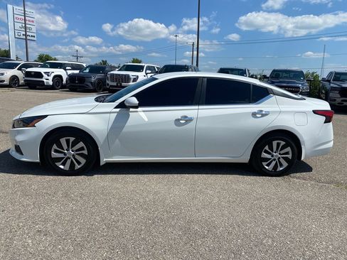 Used 2022 Nissan Altima 2.5 S FWD image 3