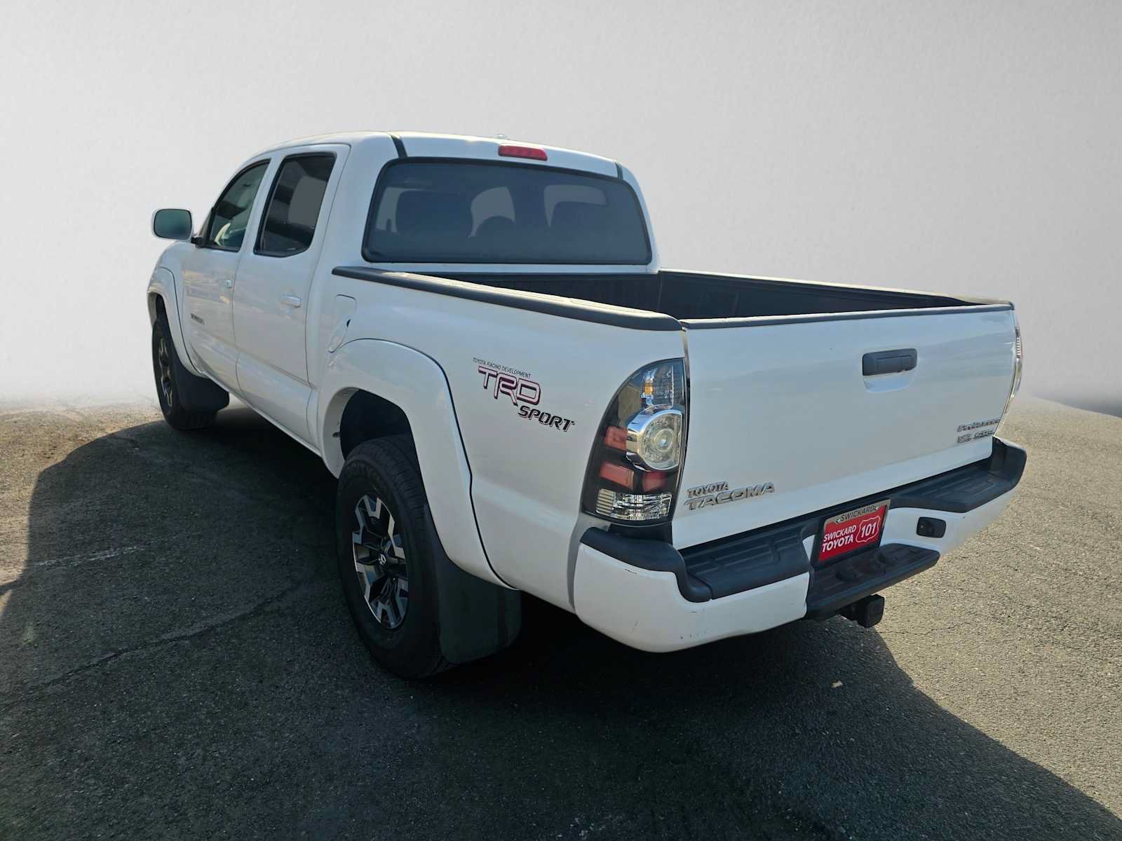 Used 2010 Toyota Tacoma PreRunner w/ TRD Sport Pkg w/JBL Audio RWD image 5