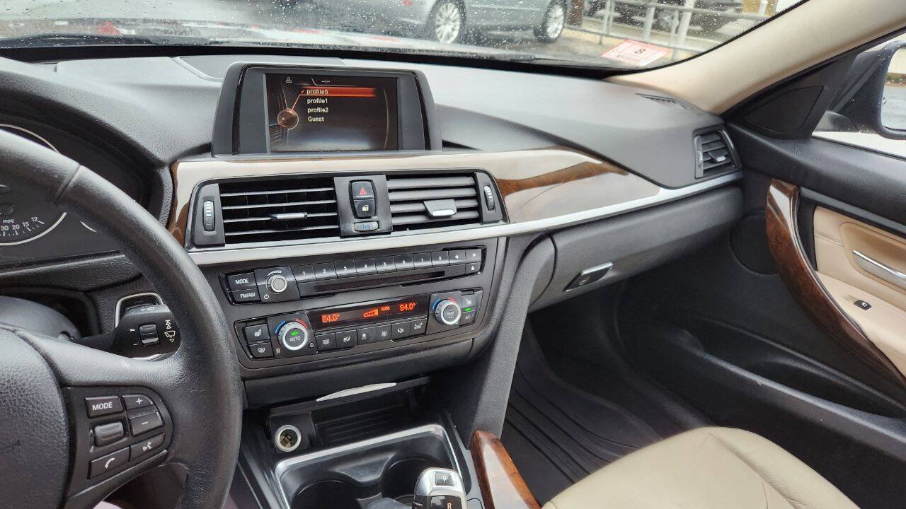 Used 2015 BMW 320i xDrive Sedan AWD/4WD image 12