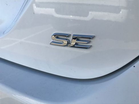 Used 2022 Toyota Camry SE image 28