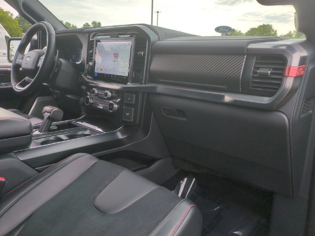 Used 2025 Ford F150 Raptor AWD/4WD image 35