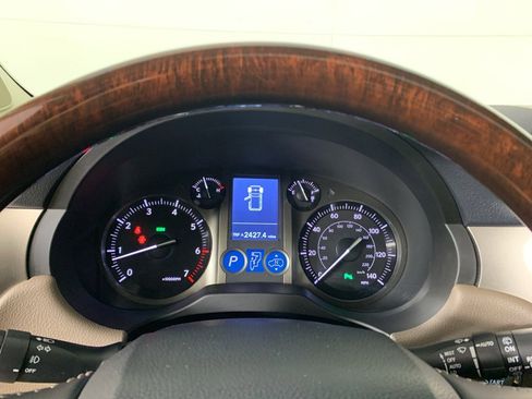 Used 2017 Lexus GX 460 Luxury w/ Preferred Accessory Package image 23