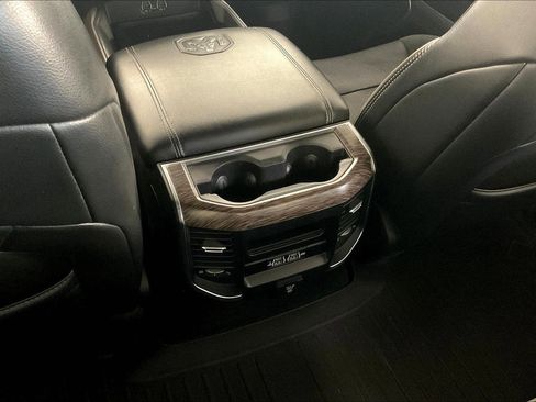 Used 2020 RAM 1500 Laramie image 33