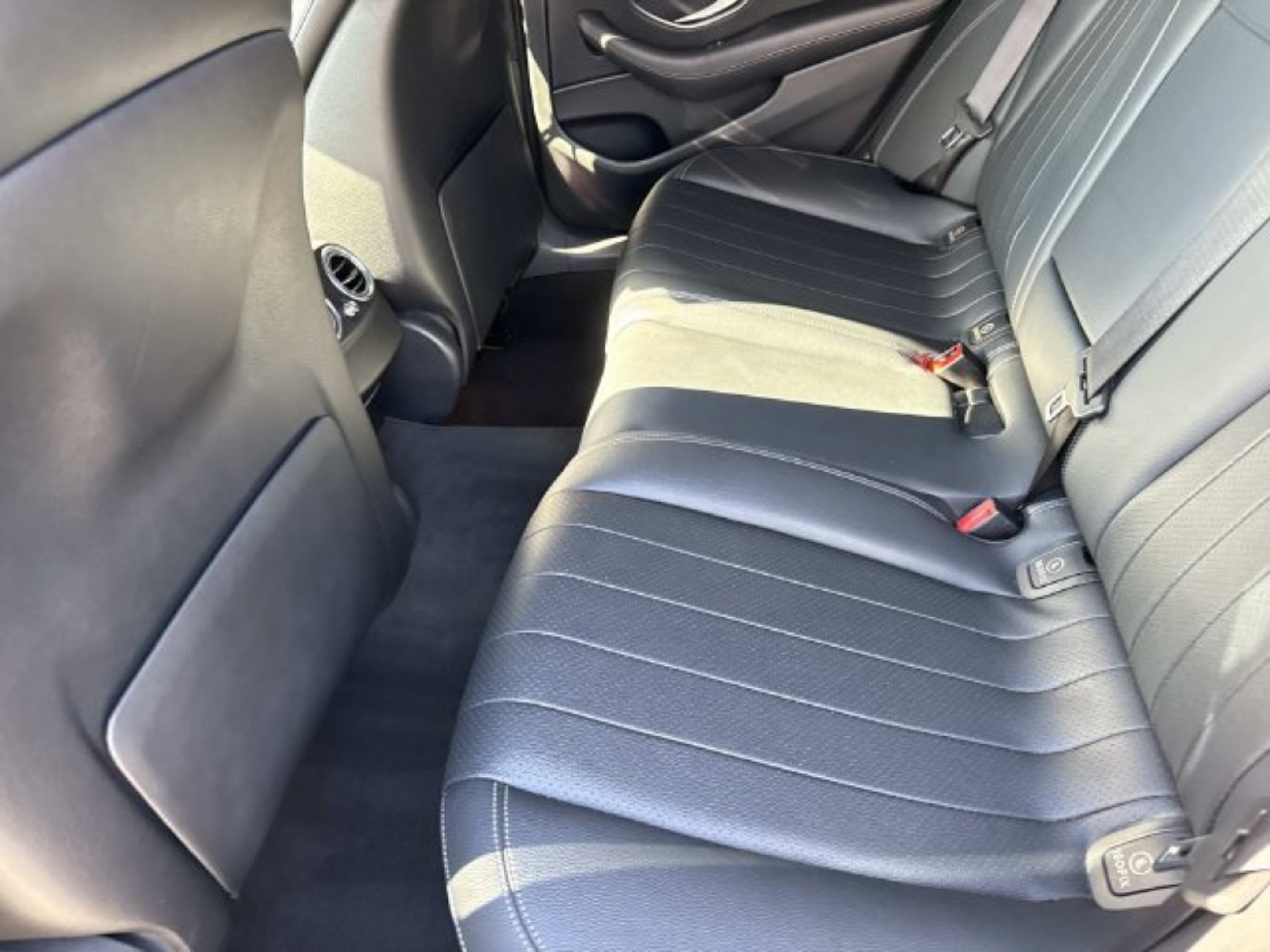 Used 2020 Mercedes-Benz E 350 4MATIC Sedan image 10