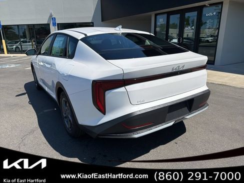 New 2026 Kia K4 FWD image 10