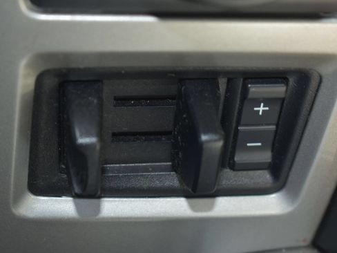 Used 2019 Ford F150 Lariat w/ Equipment Group 502A Luxury AWD/4WD image 30