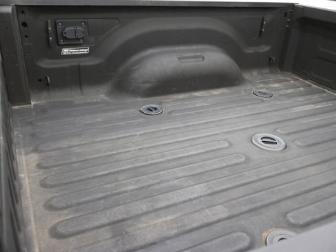 Used 2022 RAM 2500 Big Horn w/ Night Edition AWD/4WD image 5