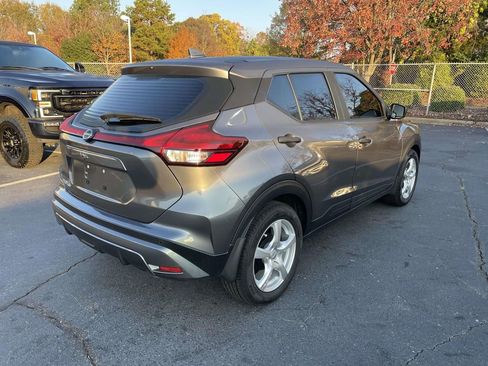 Used 2025 Nissan Kicks Play S image 12