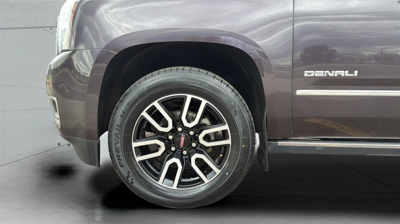 Used 2015 GMC Yukon XL Denali w/ Premium Package AWD/4WD image 37