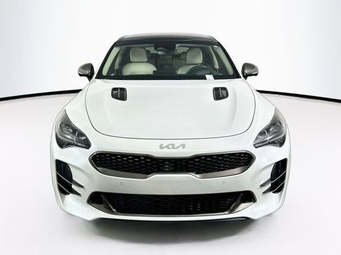 Used 2022 Kia Stinger GT2 RWD image 2