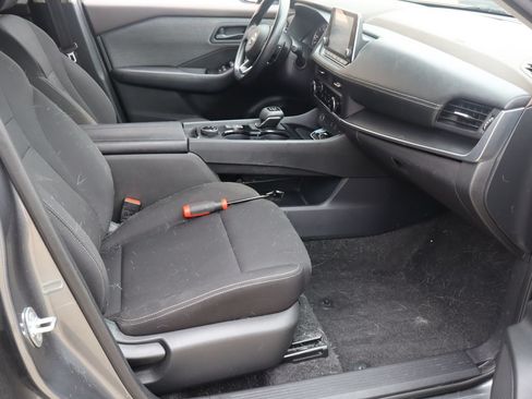 Used 2023 Nissan Rogue S AWD/4WD image 16