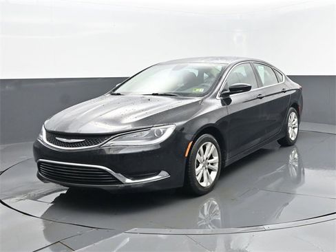 Used 2016 Chrysler 200 Limited image 2