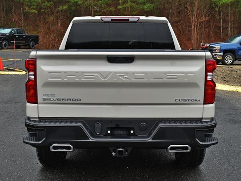 New 2026 Chevrolet Silverado 1500 Custom Trail Boss w/ LPO, Dark Essentials Package AWD/4WD image 7
