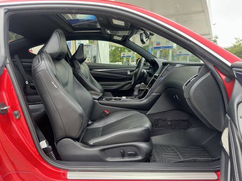 Used 2018 INFINITI Q60 Red Sport 400 w/ Sensory Package 3.0T Sport image 10