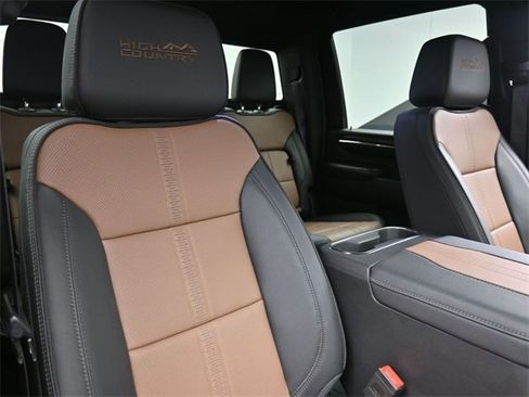 Used 2024 Chevrolet Silverado 2500 High Country w/ High Country Premium Package image 26