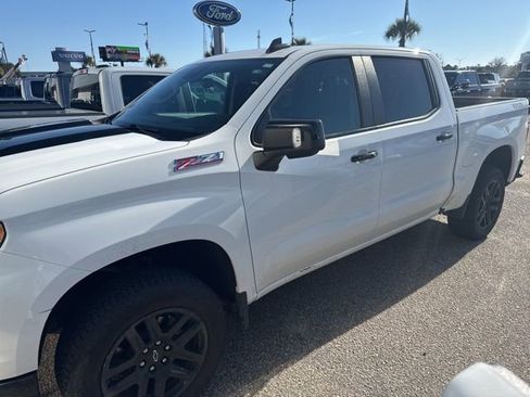 Used 2023 Chevrolet Silverado 1500 LT Trail Boss w/ LT Trail Boss Premium Package image 4