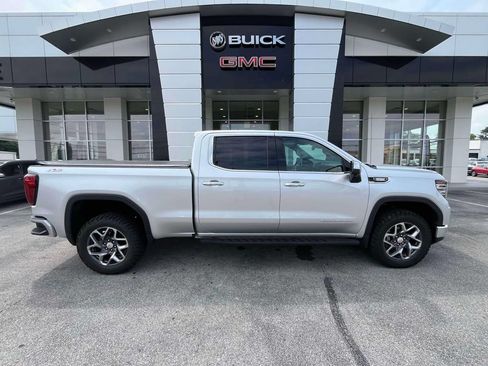Certified 2022 GMC Sierra 1500 SLT w/ SLT Premium Plus Package AWD/4WD image 2