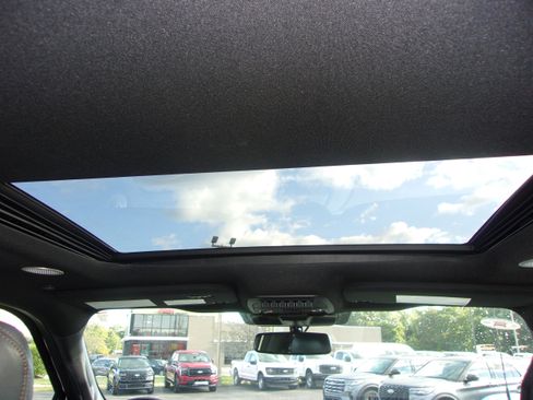 Certified 2024 Ford F250 Platinum image 18