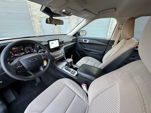 Used 2020 Ford Explorer 2WD image 2