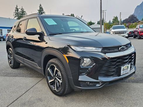 Certified 2023 Chevrolet TrailBlazer RS w/ Convenience Package AWD/4WD image 3