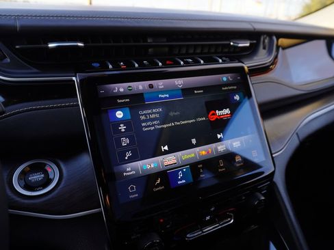 Used 2022 Jeep Grand Cherokee Limited 4xe image 16