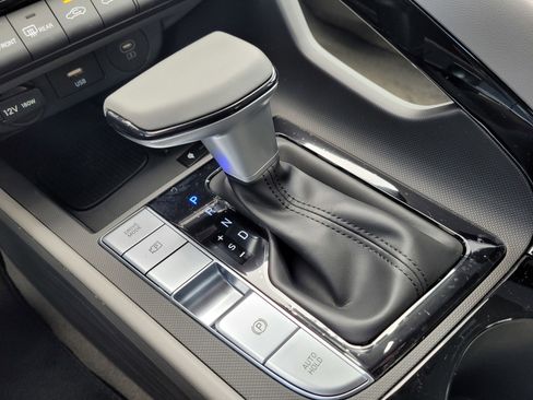 New 2025 Hyundai Elantra SEL image 18