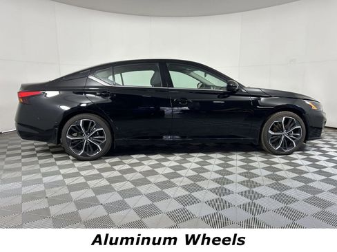 Certified 2025 Nissan Altima 2.5 SR image 8