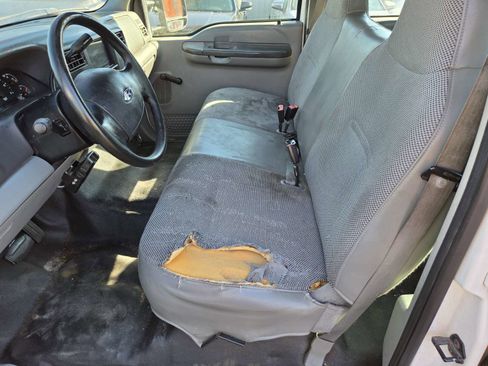 Used 2003 Ford F250 XL image 8