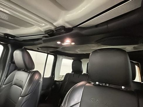 Used 2023 Jeep Wrangler Unlimited Sahara w/ Cold Weather Group AWD/4WD image 11