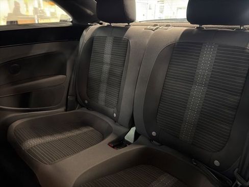 Used 2012 Volkswagen Beetle 2.0T image 17