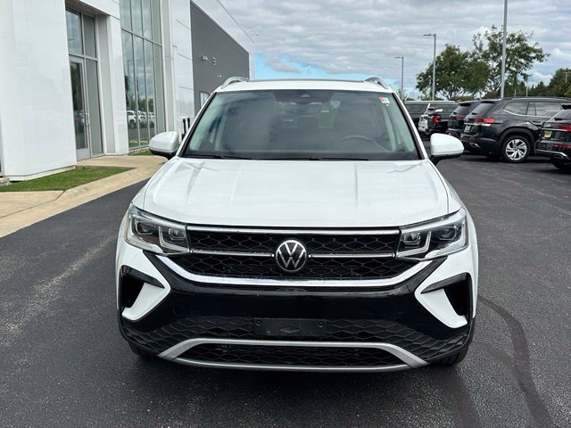 Used 2023 Volkswagen Taos SEL AWD/4WD image 2