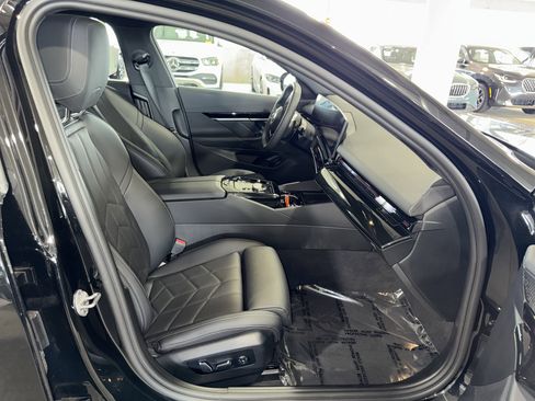 Used 2026 BMW 530i RWD image 11