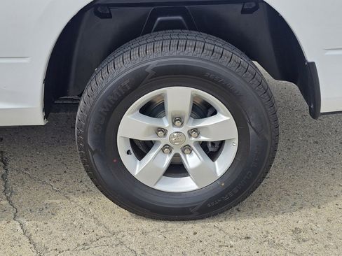 Used 2022 RAM 1500 Classic SLT w/ Electronics Group image 10