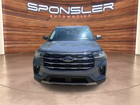 Used 2025 Ford Explorer Active w/ Active Comfort Package AWD/4WD image 10