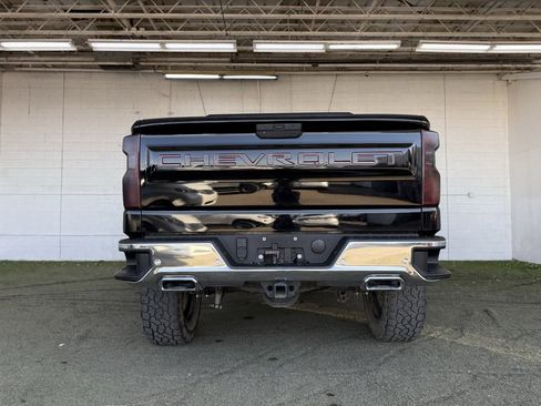 Used 2021 Chevrolet Silverado 1500 LTZ w/ LTZ Premium Package image 14